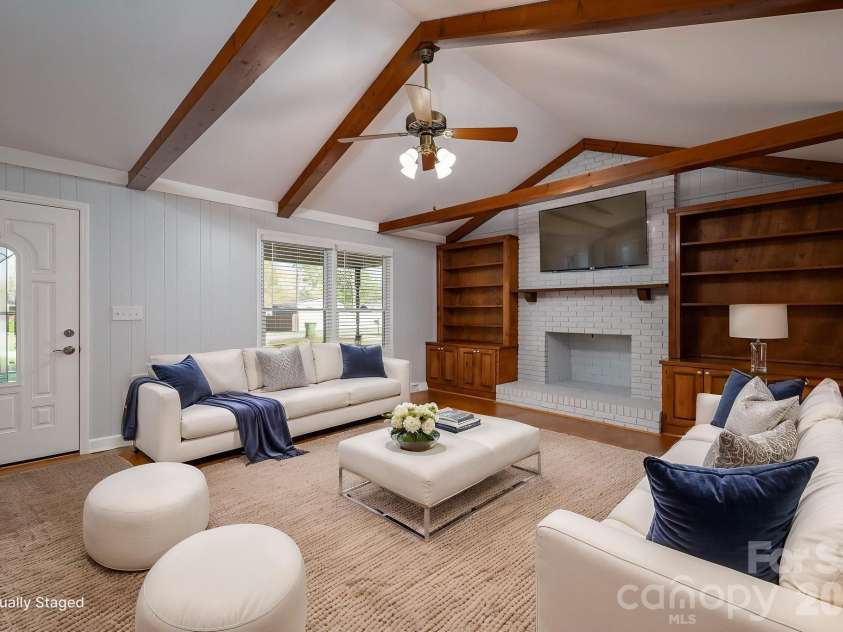 1624 Oak Trail Lane, Charlotte, NC 28216.  MLS# CAR4362047, YatesRealty ID 6920. Virtual Staging