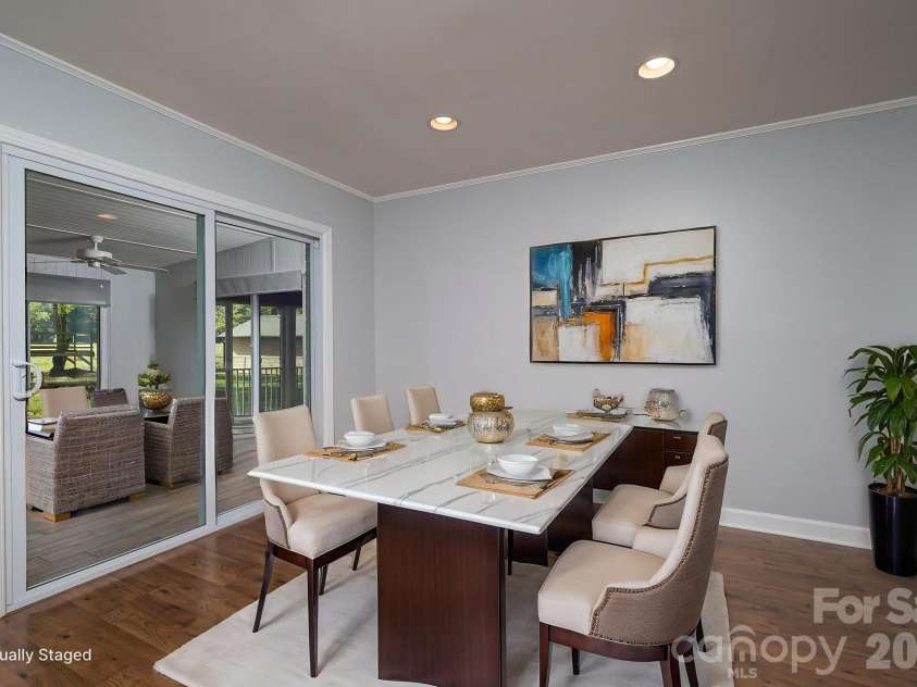 1624 Oak Trail Lane, Charlotte, NC 28216.  MLS# CAR4362047, YatesRealty ID 6920. Virtual Staging