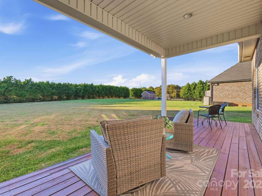 116 Postell Drive, Statesville, NC 28625.  MLS# CAR4318122, YatesRealty ID 6921. 