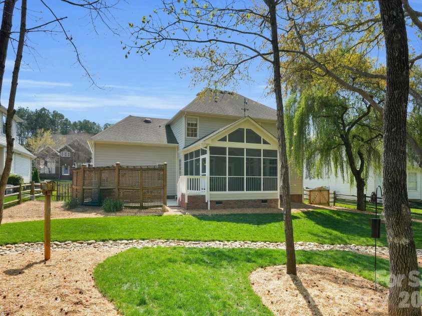 10721 Jordan Rae Lane, Charlotte, NC 28277.  MLS# CAR4362472, YatesRealty ID 6924. 