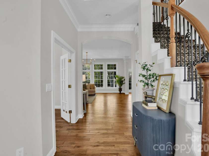 10721 Jordan Rae Lane, Charlotte, NC 28277.  MLS# CAR4362472, YatesRealty ID 6924. Entry Hall