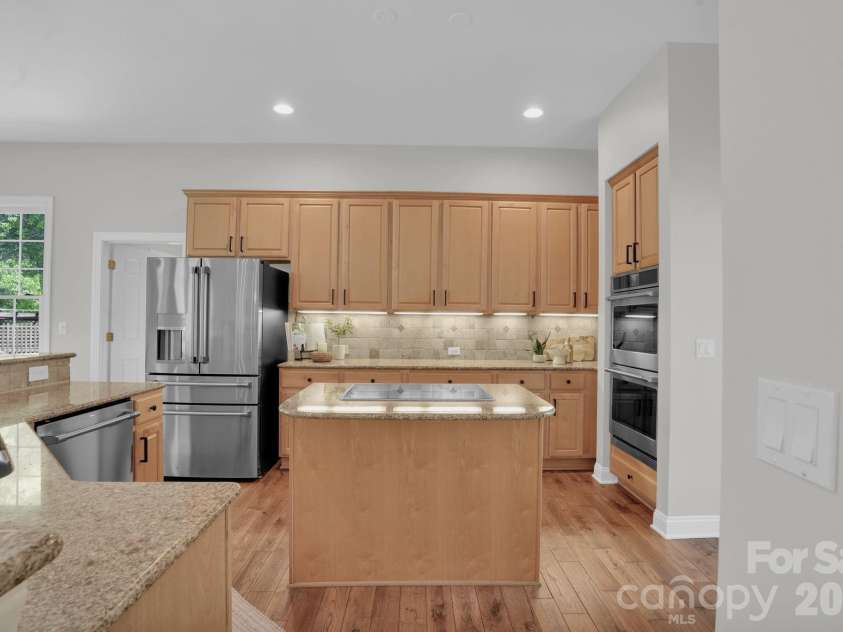 10721 Jordan Rae Lane, Charlotte, NC 28277.  MLS# CAR4362472, YatesRealty ID 6924. Kitchen
