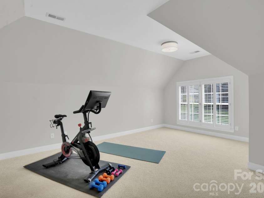 10721 Jordan Rae Lane, Charlotte, NC 28277.  MLS# CAR4362472, YatesRealty ID 6924. Spacious Bonus Room