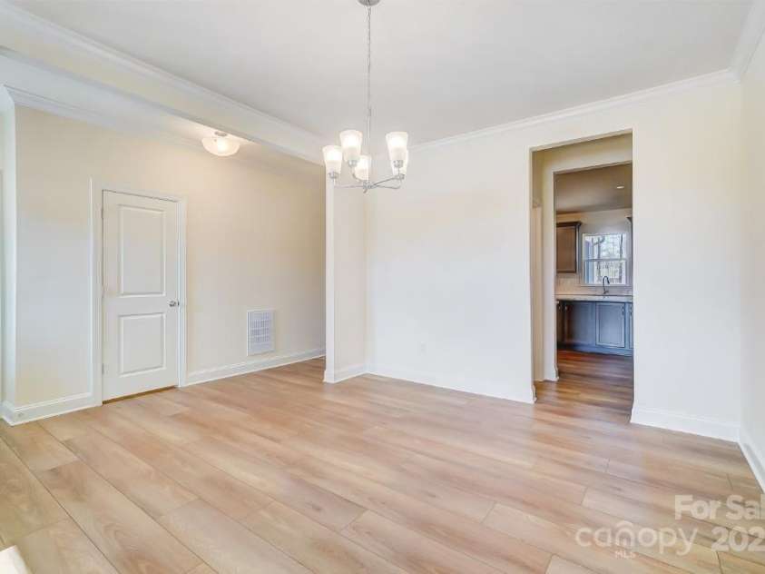 5763 Crown Terrace, Hickory, NC 28601.  MLS# CAR4215635, YatesRealty ID 6924. 