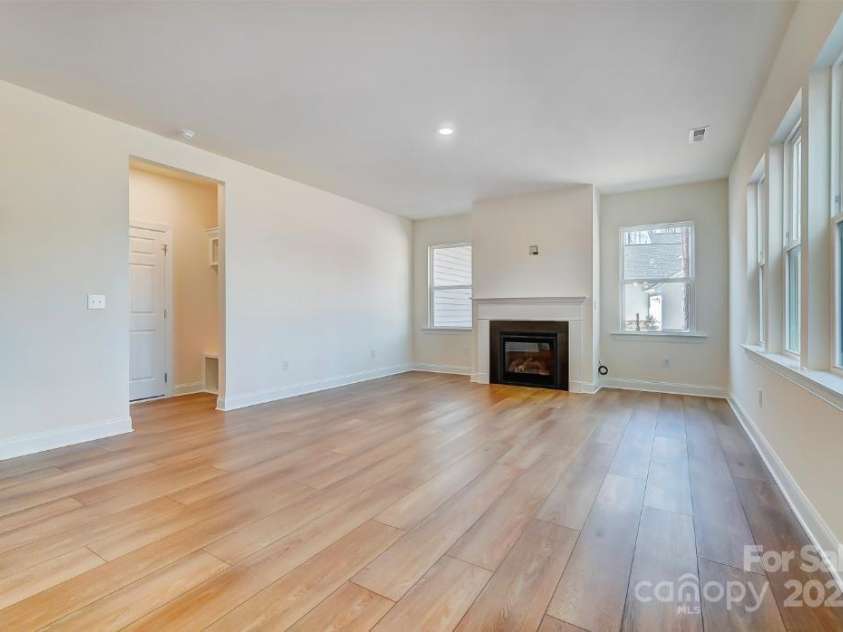 5763 Crown Terrace, Hickory, NC 28601.  MLS# CAR4215635, YatesRealty ID 6924. 