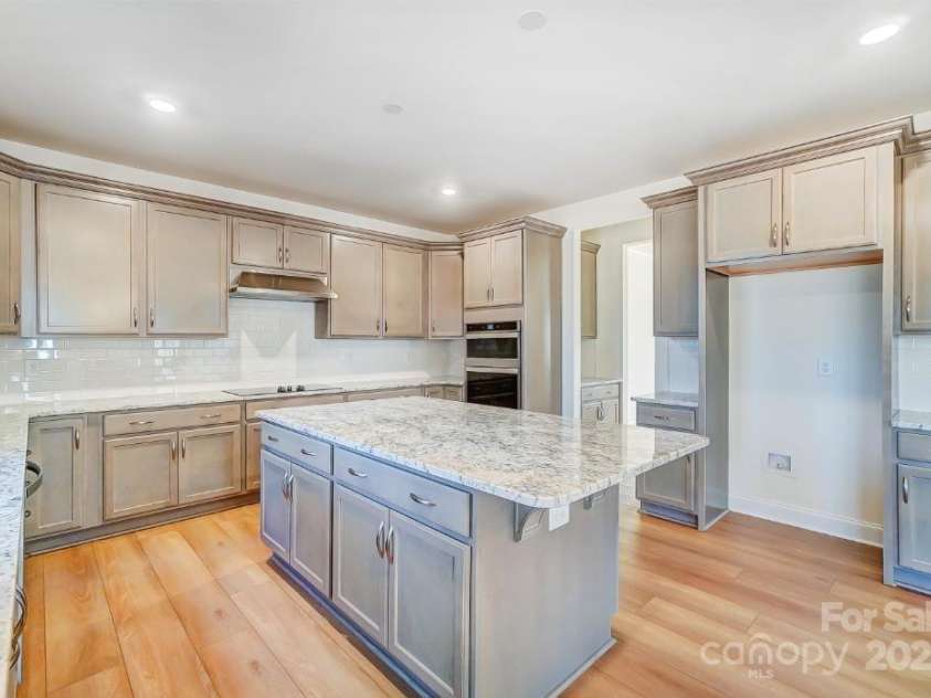 5763 Crown Terrace, Hickory, NC 28601.  MLS# CAR4215635, YatesRealty ID 6924. 