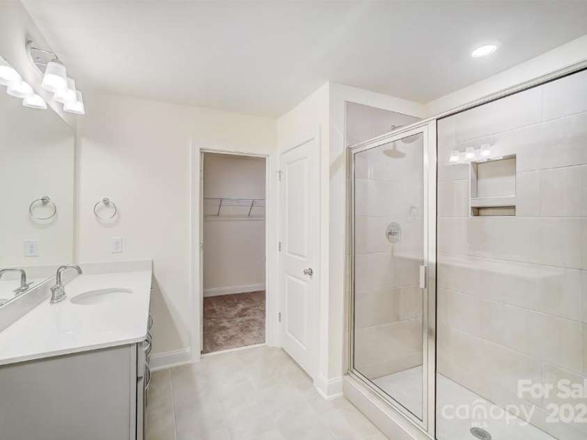 5763 Crown Terrace, Hickory, NC 28601.  MLS# CAR4215635, YatesRealty ID 6924. 