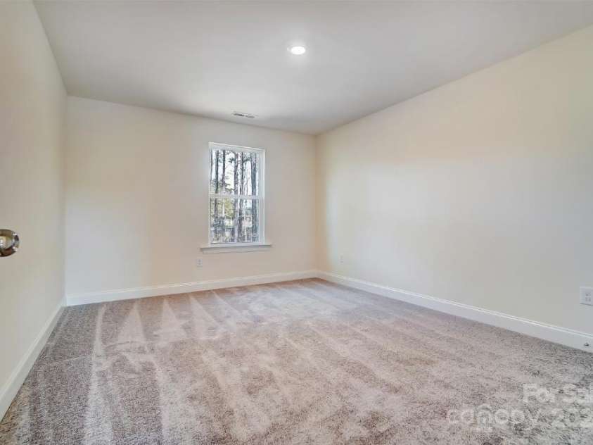 5763 Crown Terrace, Hickory, NC 28601.  MLS# CAR4215635, YatesRealty ID 6924. 