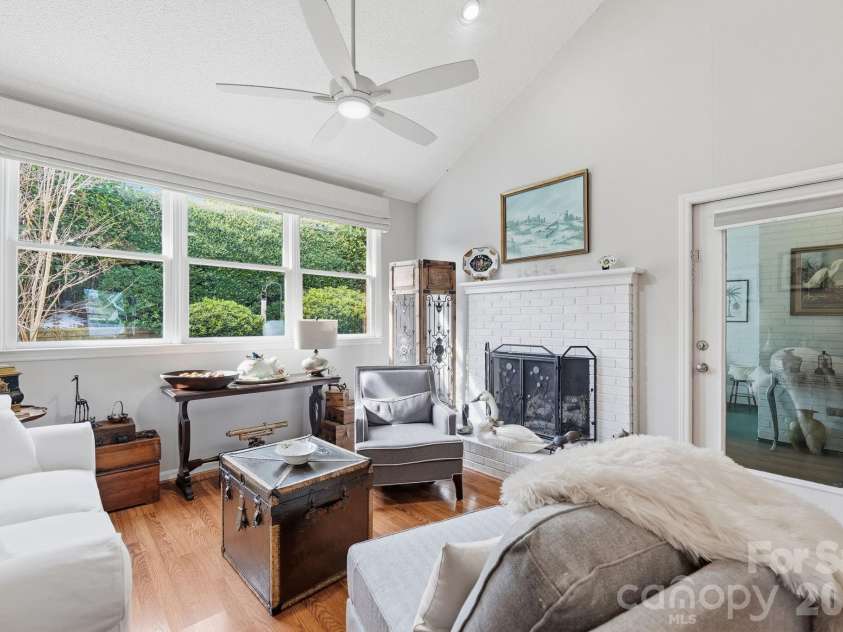 19986 Oak Leaf Circle, Cornelius, NC 28031.  MLS# CAR4342985, YatesRealty ID 6925. Light-Filled Living Space