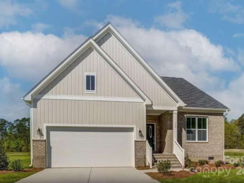 5775 Crown Terrace, Hickory, NC 28601.  MLS# CAR4215645, YatesRealty ID 6926. 