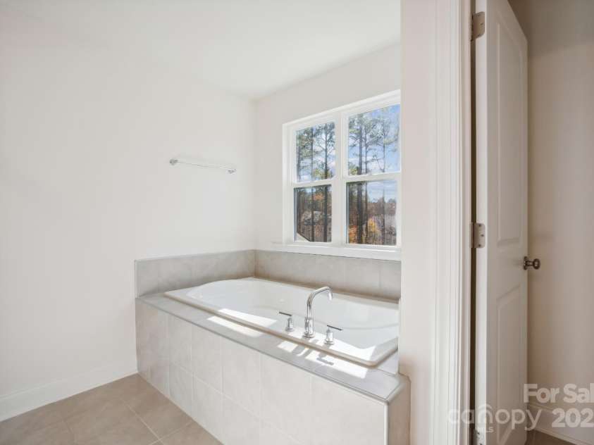 0000 Crown Terrace, Hickory, NC 28601.  MLS# CAR4215651, YatesRealty ID 6927. 