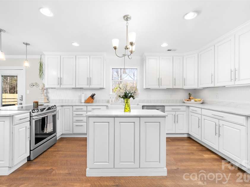 19436 Coachmans Trace, Cornelius, NC 28031.  MLS# CAR4353128, YatesRealty ID 6927. 