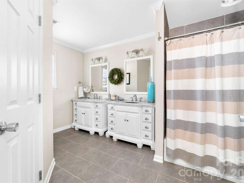 19436 Coachmans Trace, Cornelius, NC 28031.  MLS# CAR4353128, YatesRealty ID 6927. 