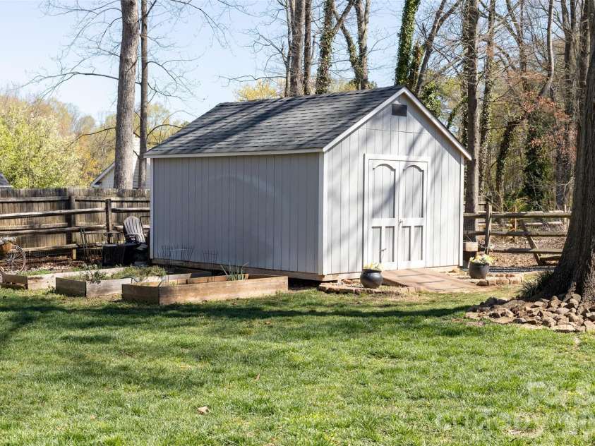 19436 Coachmans Trace, Cornelius, NC 28031.  MLS# CAR4353128, YatesRealty ID 6927. 