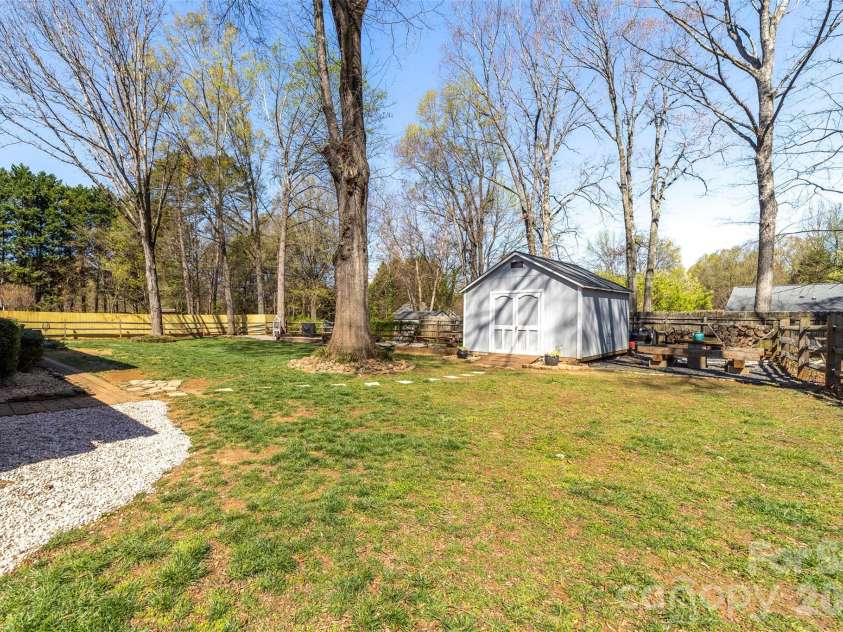 19436 Coachmans Trace, Cornelius, NC 28031.  MLS# CAR4353128, YatesRealty ID 6927. 