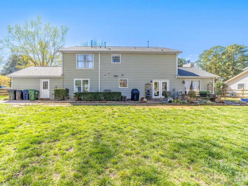 19436 Coachmans Trace, Cornelius, NC 28031.  MLS# CAR4353128, YatesRealty ID 6927. 