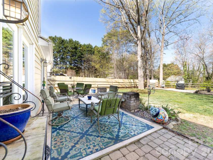 19436 Coachmans Trace, Cornelius, NC 28031.  MLS# CAR4353128, YatesRealty ID 6927. 