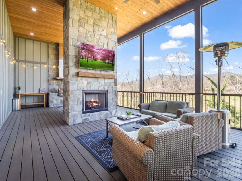 275 Daniel Circle Drive, Mills River, NC 28759.  MLS# CAR4357729, YatesRealty ID 6928. 
