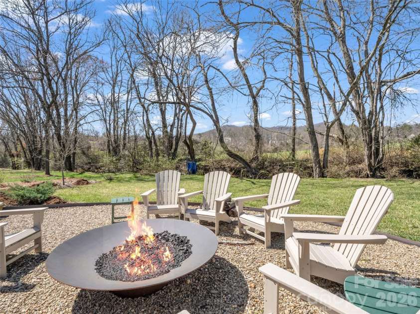 275 Daniel Circle Drive, Mills River, NC 28759.  MLS# CAR4357729, YatesRealty ID 6928. 