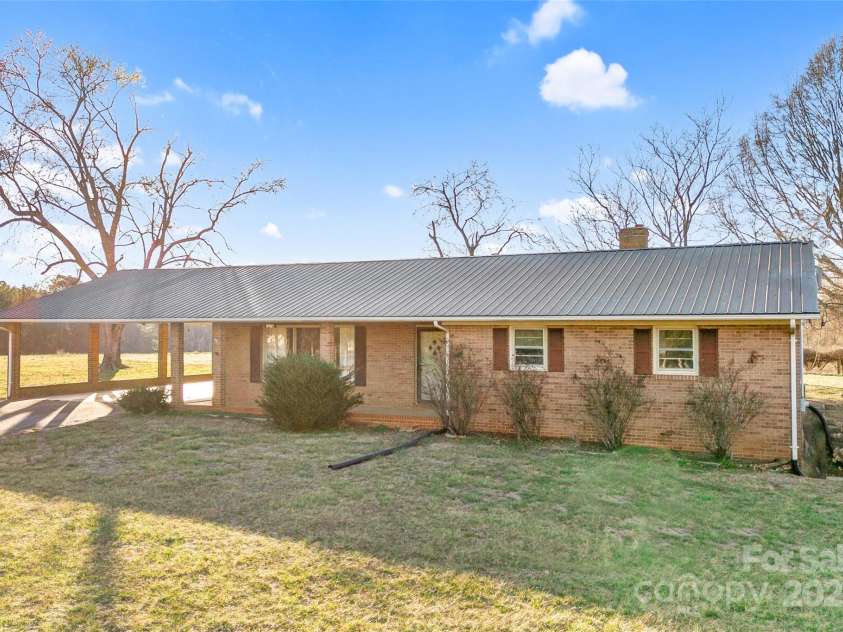 7270 Long Island Road, Catawba, NC 28609.  MLS# CAR4222603, YatesRealty ID 6929. 