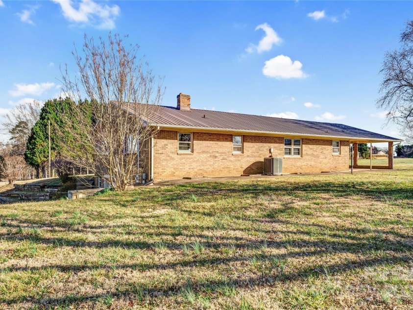 7270 Long Island Road, Catawba, NC 28609.  MLS# CAR4222603, YatesRealty ID 6929. 