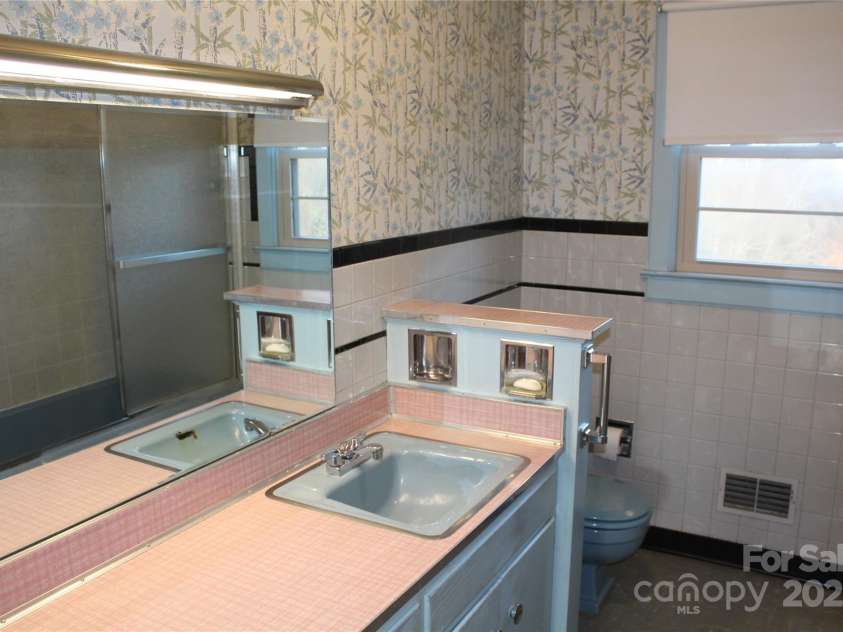 1761 Dearborn Street Extension, Morganton, NC 28655.  MLS# CAR4321224, YatesRealty ID 693. 