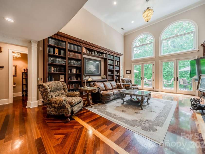 1090 Saunders Drive, Catawba, NC 28609.  MLS# CAR4212702, YatesRealty ID 6931. Brazilian cherry hardwood floors in great room with spectacular natural light
