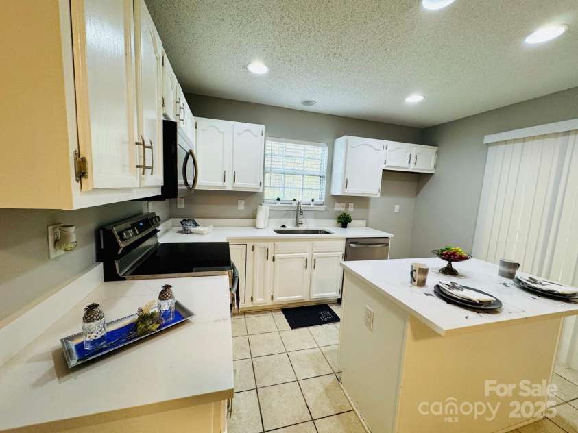 3129 Brockhampton Court, Charlotte, NC 28269.  MLS# CAR4245366, YatesRealty ID 6932. 