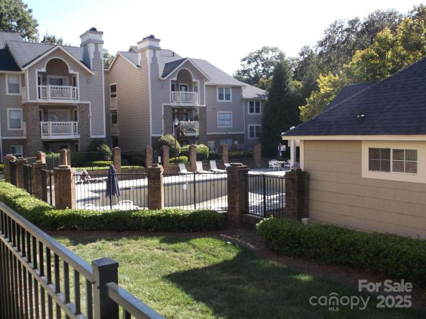 5007 Sharon Road, Charlotte, NC 28210.  MLS# CAR4309105, YatesRealty ID 6934. 