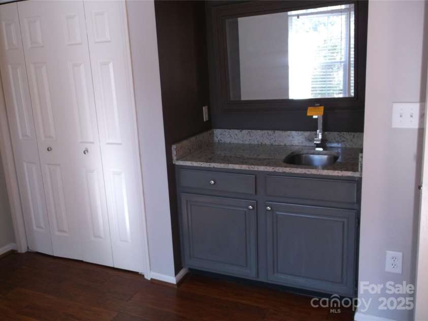 5007 Sharon Road, Charlotte, NC 28210.  MLS# CAR4309105, YatesRealty ID 6934. 