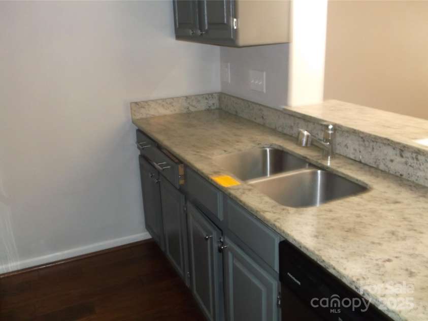 5007 Sharon Road, Charlotte, NC 28210.  MLS# CAR4309105, YatesRealty ID 6934. 