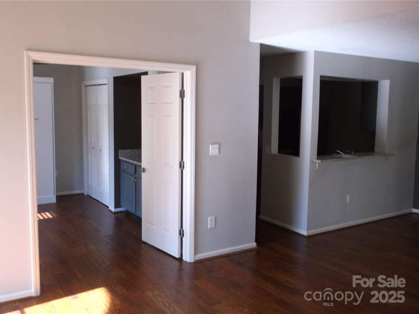 5007 Sharon Road, Charlotte, NC 28210.  MLS# CAR4309105, YatesRealty ID 6934. 