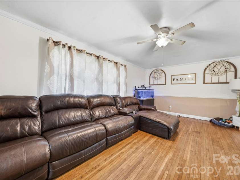 1636 Carolina Circle, Gastonia, NC 28054.  MLS# CAR4349677, YatesRealty ID 6936. 