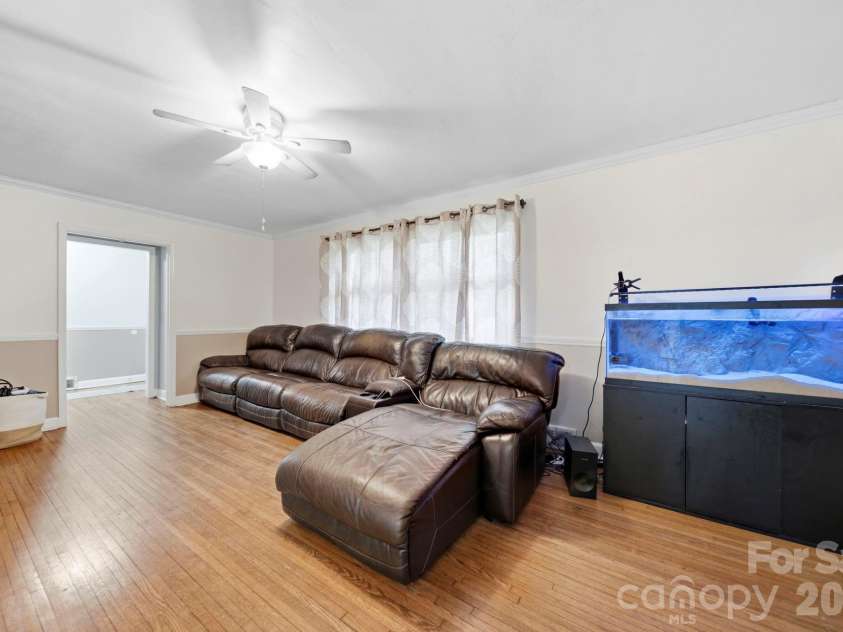 1636 Carolina Circle, Gastonia, NC 28054.  MLS# CAR4349677, YatesRealty ID 6936. 