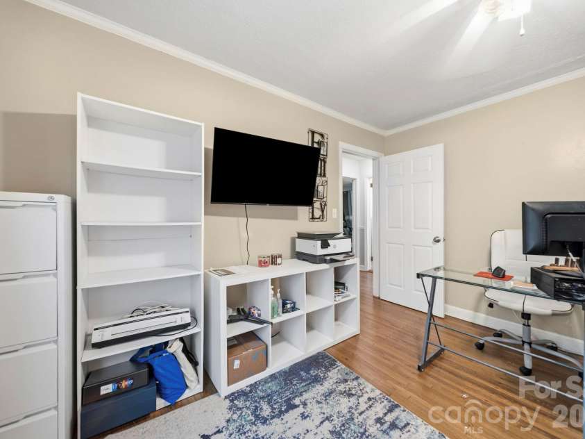 1636 Carolina Circle, Gastonia, NC 28054.  MLS# CAR4349677, YatesRealty ID 6936. 
