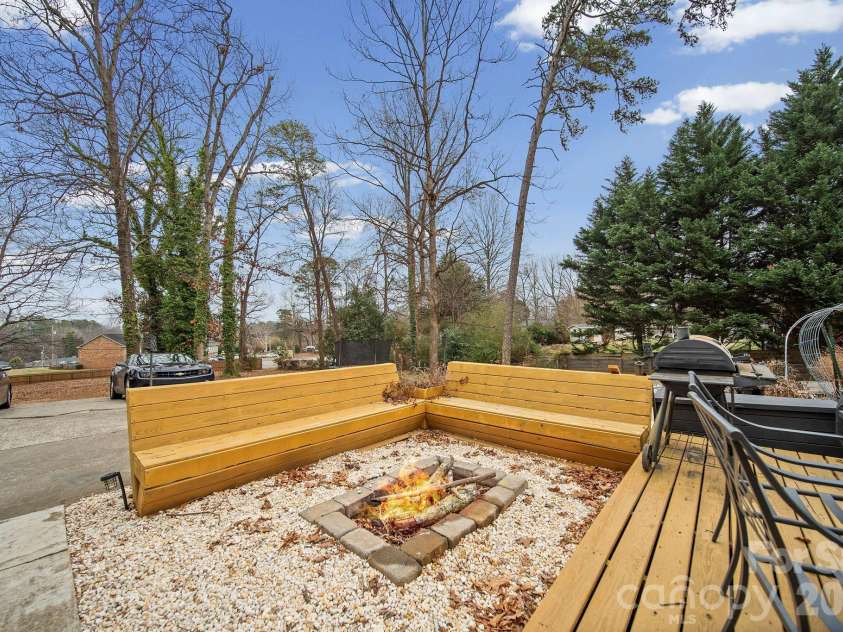 1636 Carolina Circle, Gastonia, NC 28054.  MLS# CAR4349677, YatesRealty ID 6936. 