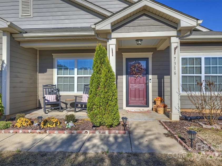 7316 Strawberry Fields Lane, Charlotte, NC 28278.  MLS# CAR4330136, YatesRealty ID 6937. 