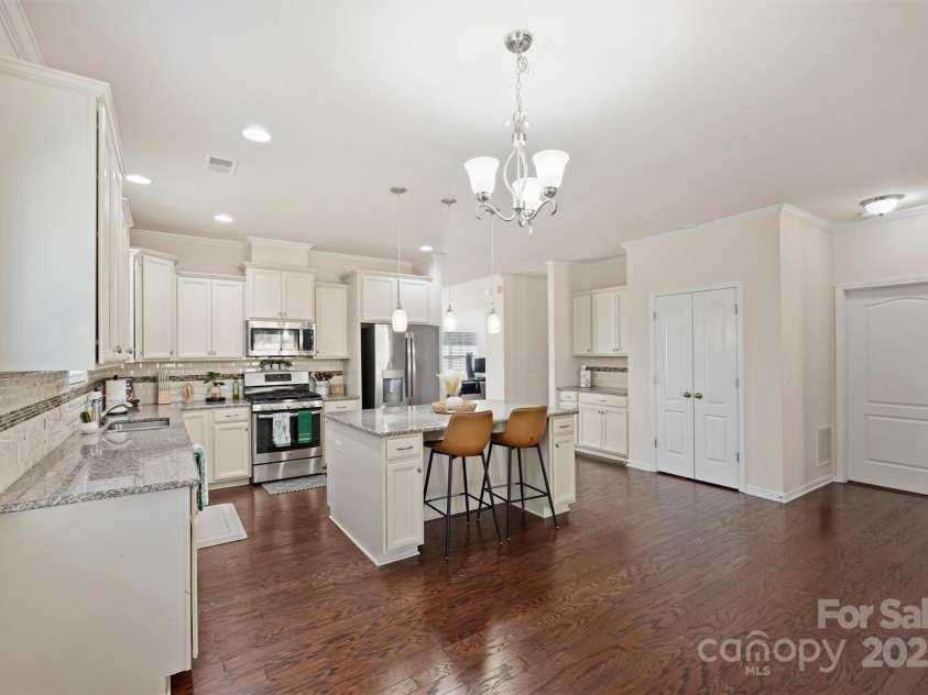 7316 Strawberry Fields Lane, Charlotte, NC 28278.  MLS# CAR4330136, YatesRealty ID 6937. 