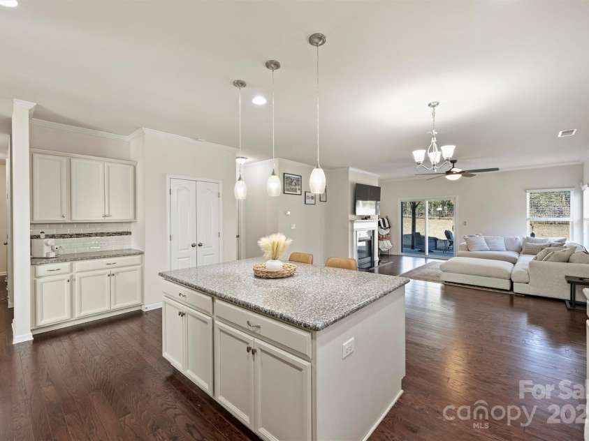 7316 Strawberry Fields Lane, Charlotte, NC 28278.  MLS# CAR4330136, YatesRealty ID 6937. 