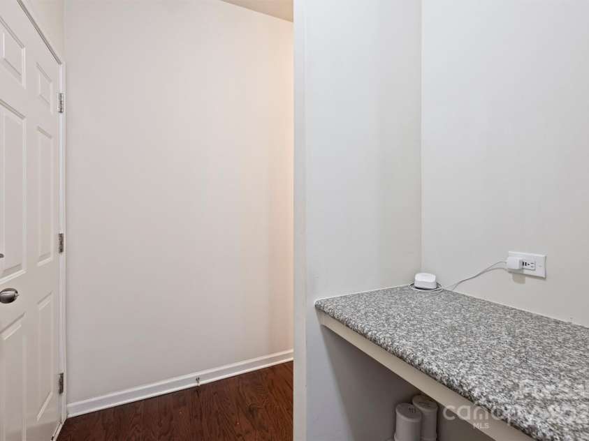 7316 Strawberry Fields Lane, Charlotte, NC 28278.  MLS# CAR4330136, YatesRealty ID 6937. 