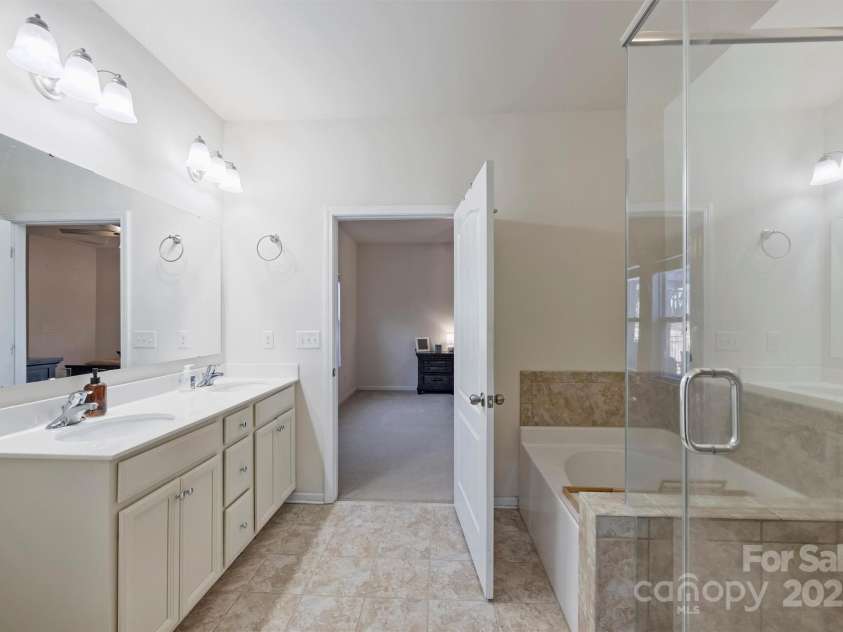 7316 Strawberry Fields Lane, Charlotte, NC 28278.  MLS# CAR4330136, YatesRealty ID 6937. 