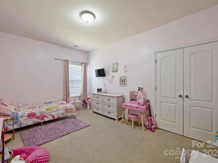 7316 Strawberry Fields Lane, Charlotte, NC 28278.  MLS# CAR4330136, YatesRealty ID 6937. 