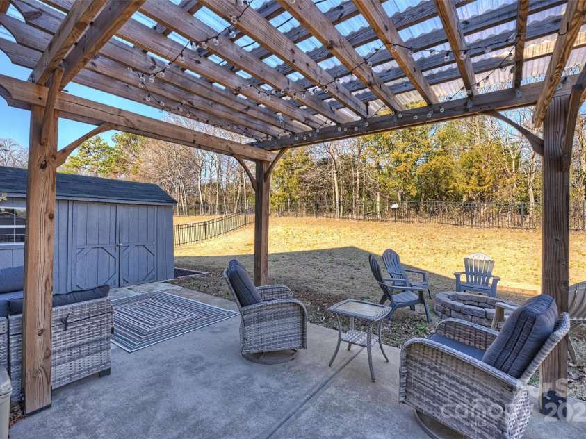 7316 Strawberry Fields Lane, Charlotte, NC 28278.  MLS# CAR4330136, YatesRealty ID 6937. 