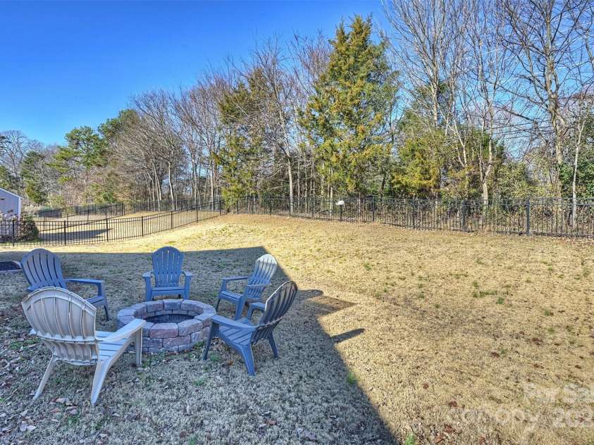 7316 Strawberry Fields Lane, Charlotte, NC 28278.  MLS# CAR4330136, YatesRealty ID 6937. 