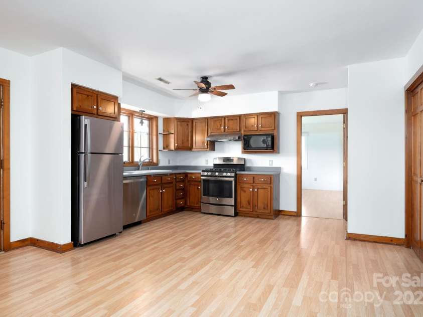 4 Blackberry Lane, Asheville, NC 28804.  MLS# CAR4244505, YatesRealty ID 6939. The Lower Level has a Full Kitchen