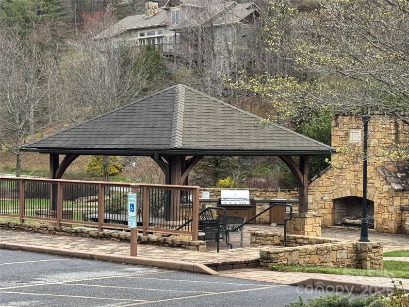 140 Summit Tower Circle, Asheville, NC 28804.  MLS# CAR4304165, YatesRealty ID 694. 