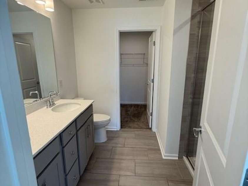 16401 Leading Street, Charlotte, NC 28273.  MLS# CAR4321346, YatesRealty ID 694. Master Bathroom