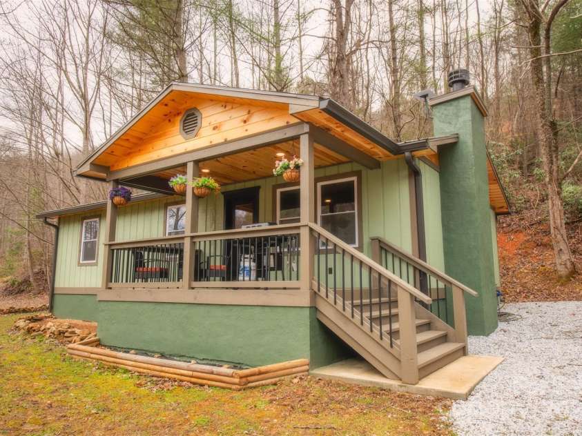 23 Honeysuckle Ridge, Almond, NC 28702.  MLS# CAR4221341, YatesRealty ID 6940. 