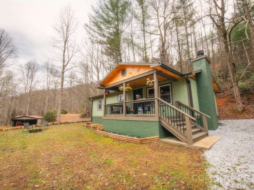 23 Honeysuckle Ridge, Almond, NC 28702.  MLS# CAR4221341, YatesRealty ID 6940. 
