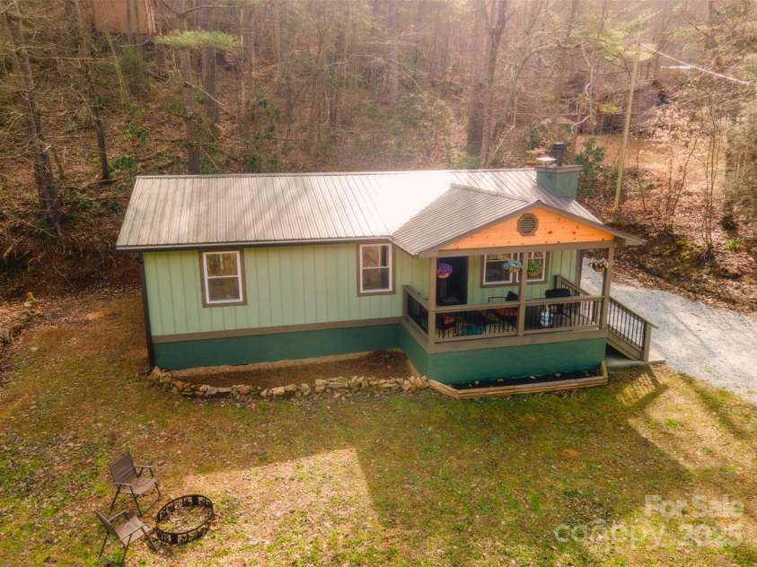23 Honeysuckle Ridge, Almond, NC 28702.  MLS# CAR4221341, YatesRealty ID 6940. 